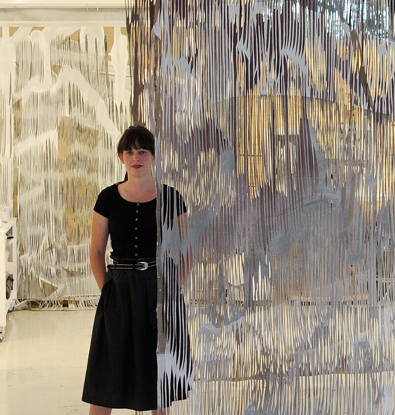 Georgia Russell in ihrem Atelier, Méru 2015. Foto: Gilles Mazzufferi