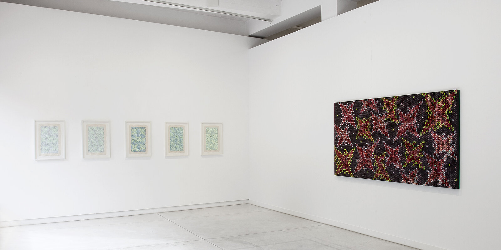Installation view, Ding Yi. Highlight, Galerie Karsten Greve Cologne, 2020. Photo: Lisa Busche