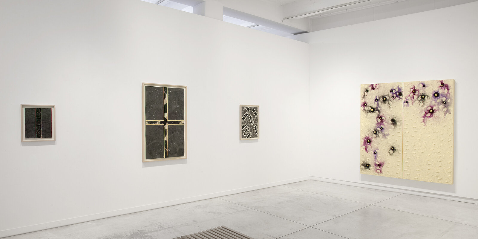 Installationsansicht, Carole Seborovski, Galerie Karsten Greve Köln, 2020. Foto: Lisa Busche