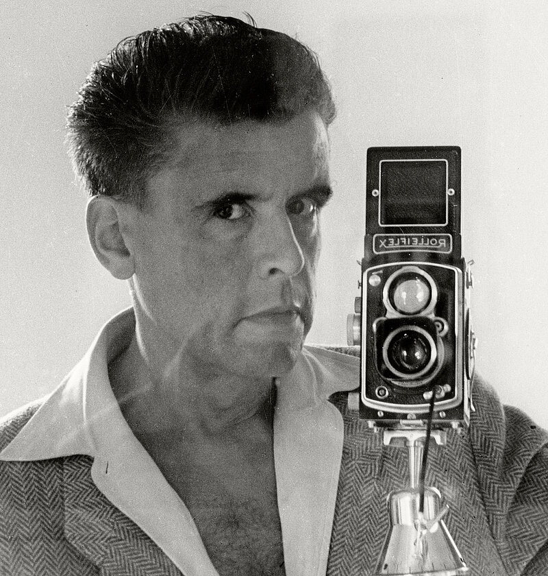 Herbert List, Self-portrait in a Mirror, Rome, Italy, 1955. © Herbert List Estate, Hamburg, Allemagne (détail)