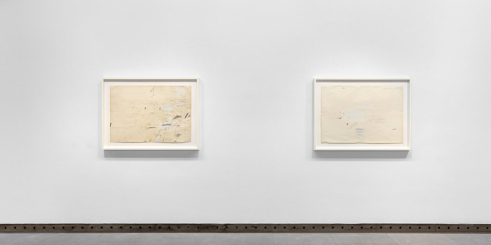 Vue d'installation, Cy Twombly. Sperlonga 1959, Galerie Karsten Greve, Paris 2026. Photo: Nicolas Brasseur