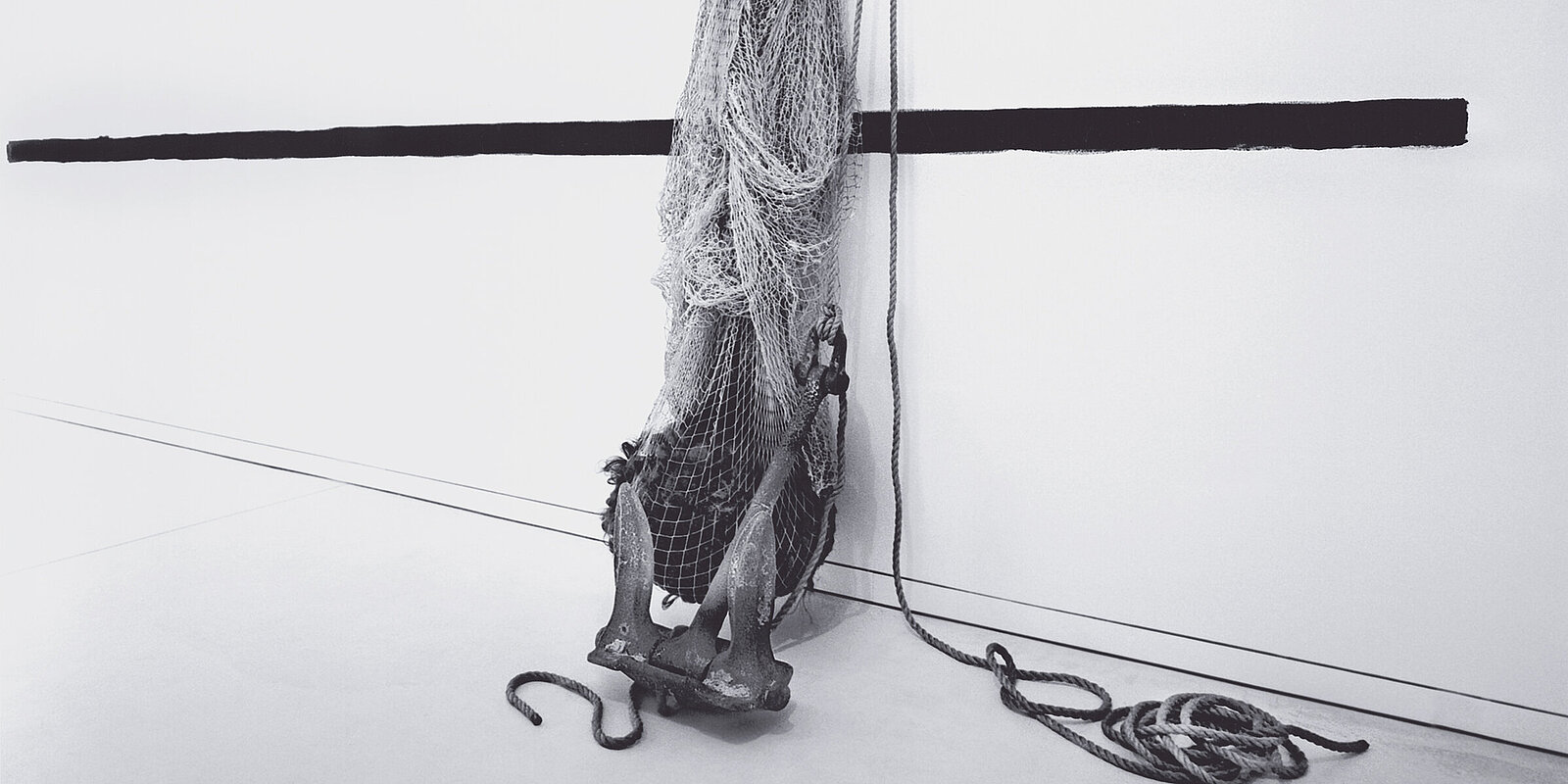 Jannis Kounellis, Untitled, 2004, 330 x 700 cm, net, hair, anchor, rope. Catrame, Photo: Georges Poncét, Paris (detail) Jannis Kounellis, Untitled, 2004, 330 x 700 cm, net, hair, anchor, rope. Catrame, Photo: Georges Poncét, Paris (detail)