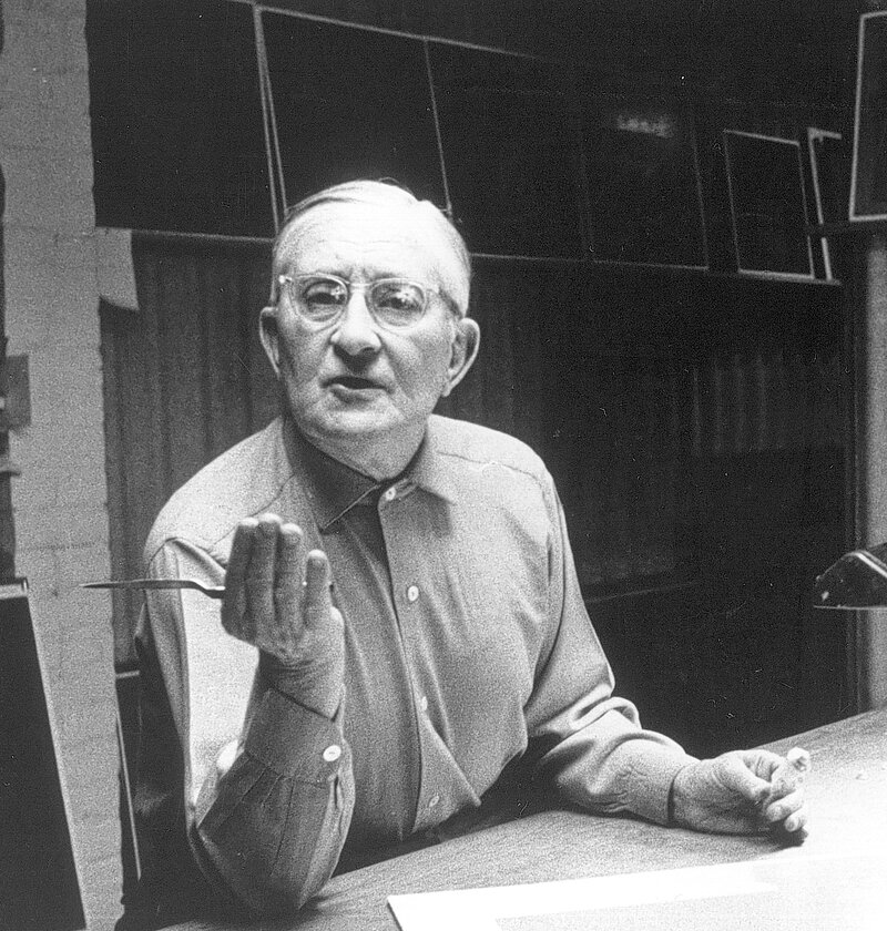 Josef Albers dans son atelier, New Haven 1967. Photo: John T. Hill