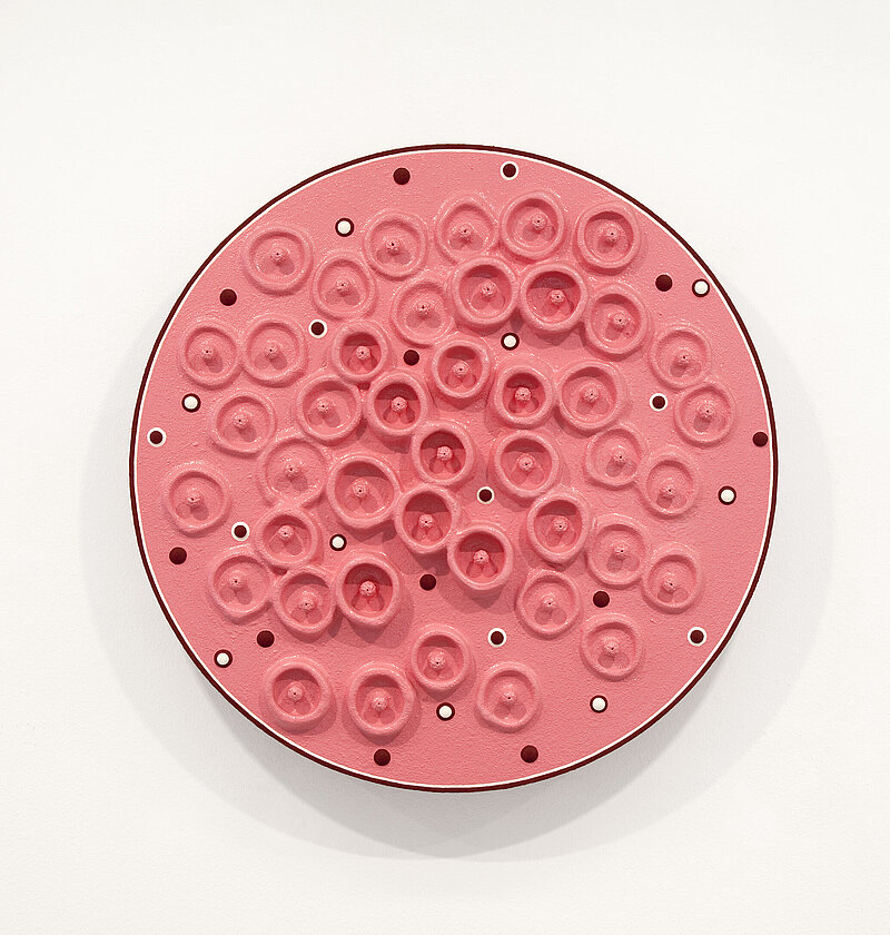 Formation of Pink, 2004, émail acrylique, vinyle, perles de verre, silicone, bois, profondeur: 12,7 cm, Ø 91,4 cm (détail)
